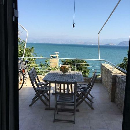 Seafront Apartment Ιι In Kiveri, Near Nafplion. Buitenkant foto