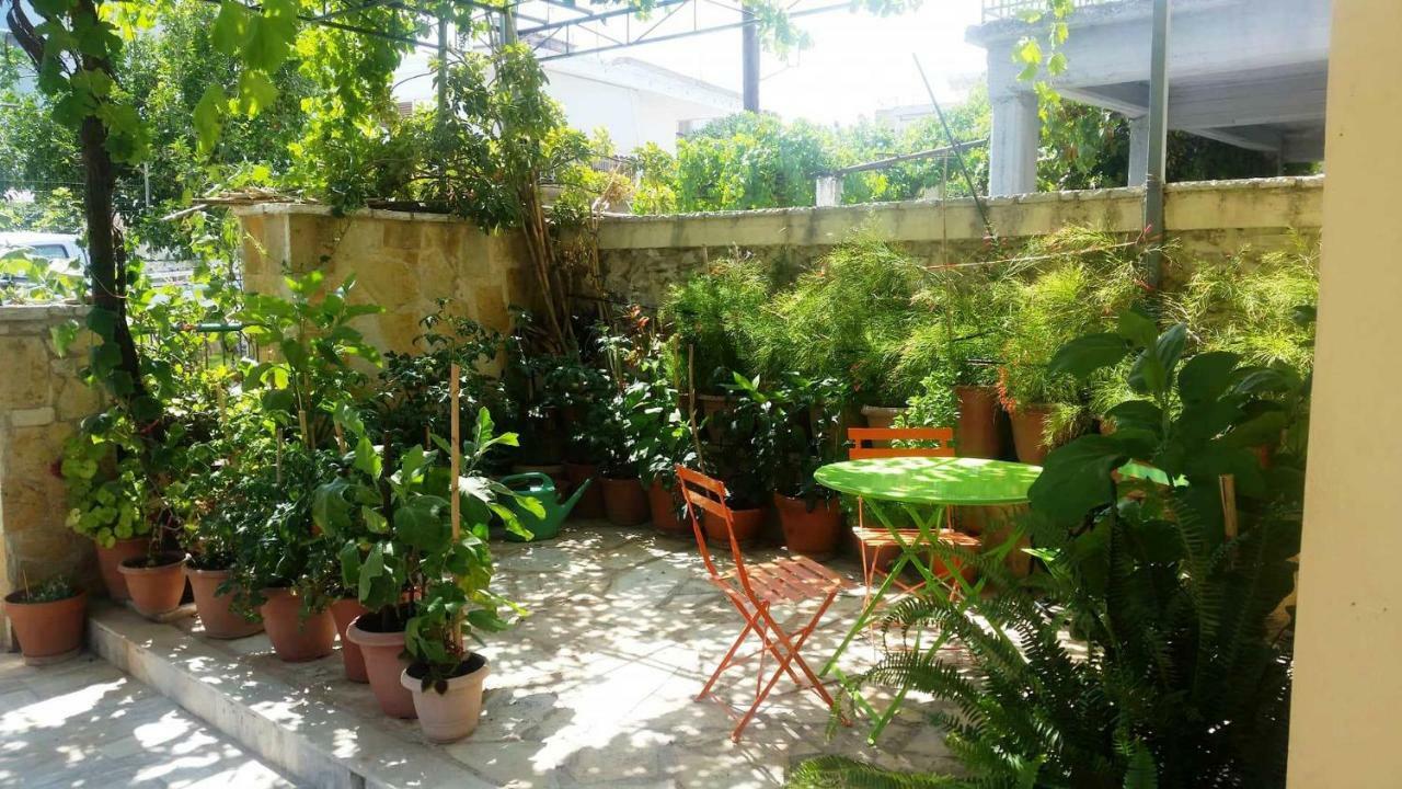 Seafront Apartment Ιι In Kiveri, Near Nafplion. Buitenkant foto
